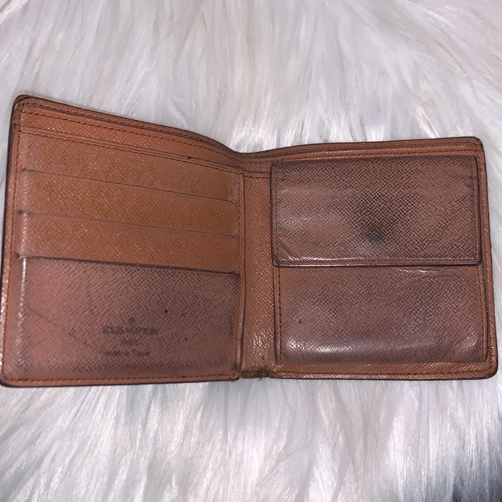 LV Authentic Men’s Bi- fold wallet (code#CA0942 (project wallet) - Picture 5 of 12
